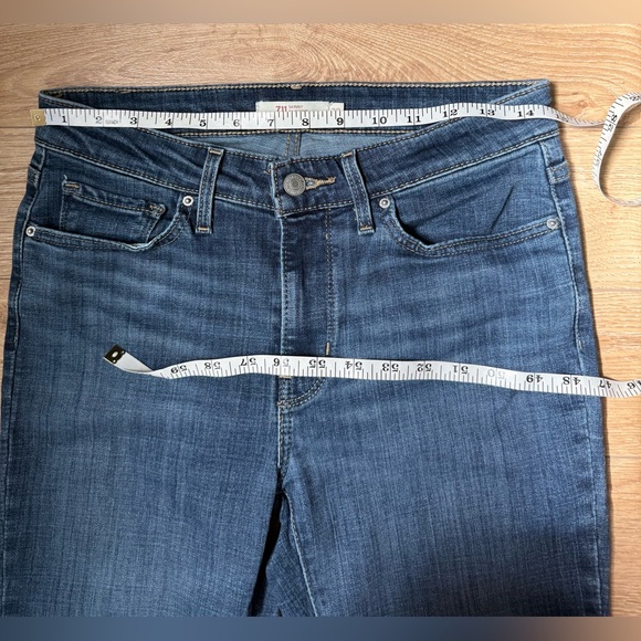 Levi's 711 Skinny Jeans - size 28 (excellent condition) - Picture 3 of 10